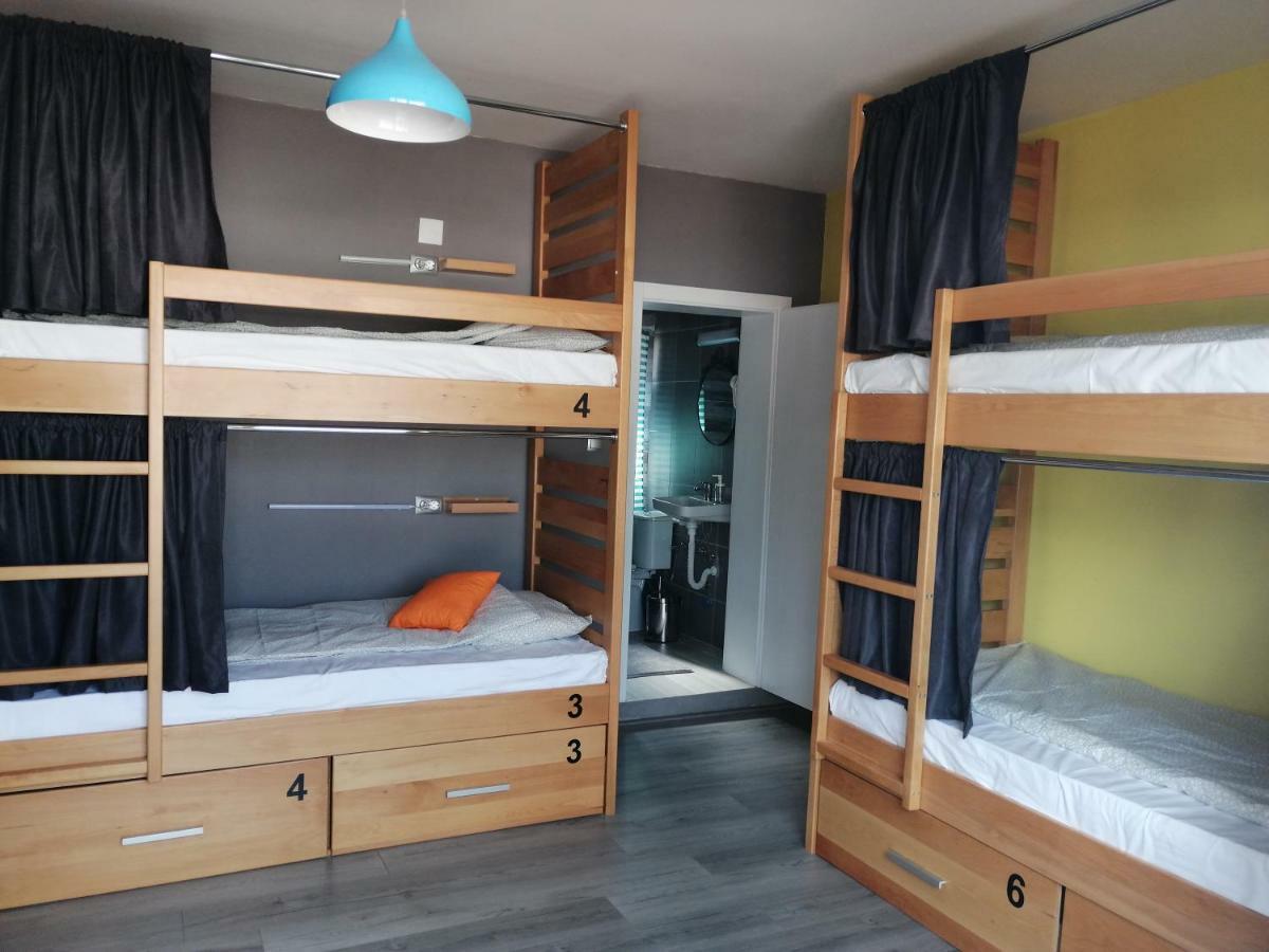 Old Town Hostel *